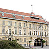alt=